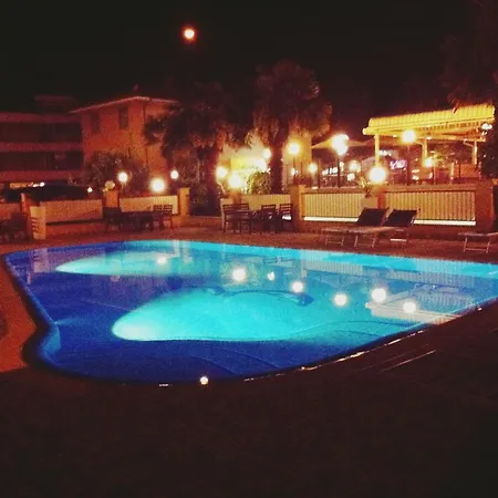 New Garden Hotel 2*